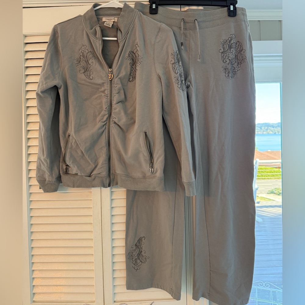 Vertigo Paris Lounge Set, Embroidered Light Gray Jacket & Pants, XL, Resort Wear